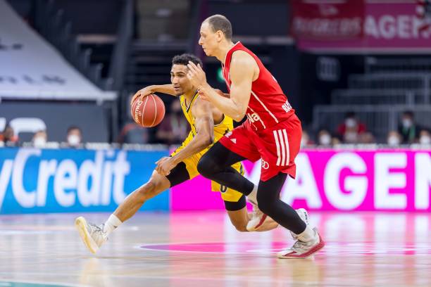 雄鹿轮换与 雄鹿轮换与